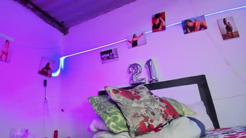 maralinette22 online show from December 2024 01:53:02 AM