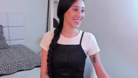 Snapshot of maravelvet_ chatting on June 2026 02:10:01 AM online show from June 2026 02:10:01 AM