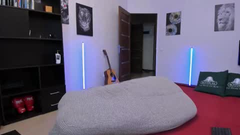 alex marvelxx online show from September 2025 06:40:02 PM