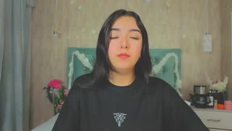 Marcela online show from December 2025 07:42:02 PM