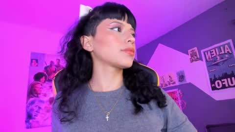 Snapshot of marcelinee__ chatting on January 2025 11:27:01 PM Marce  online show from January 2025 11:27:01 PM