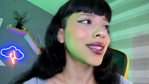 Snapshot of marcelinee__ chatting on February 2025 11:17:01 PM Marce  online show from February 2025 11:17:01 PM