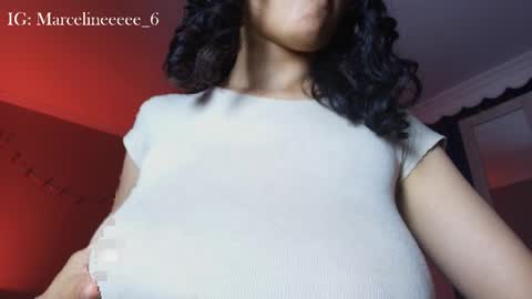 Snapshot of marcelinee__ chatting on April 2026 02:45:01 AM Marce online show from April 2026 02:45:01 AM