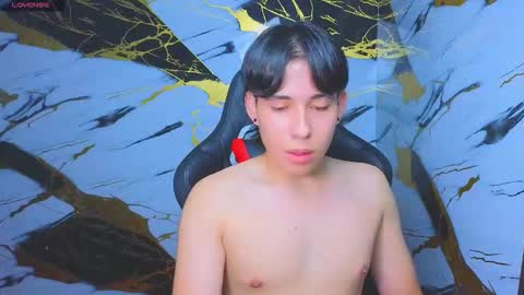 marcelo_boy online show from November 2025 06:04:02 PM