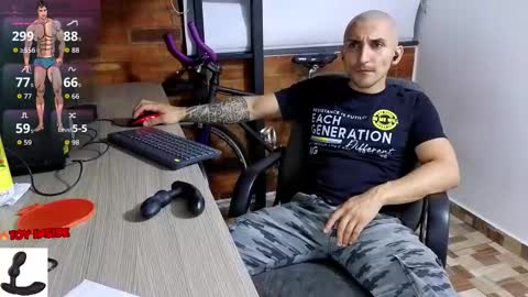 Marck  Independent model  online show from November 2025 04:18:02 AM