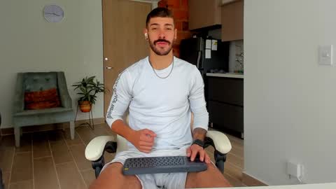 Snapshot of marco_tahani_ chatting on January 2025 01:14:01 PM Marco IG marco tahani online show from January 2025 01:14:01 PM