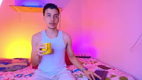 Snapshot of marcus_hanks chatting on December 2025 03:03:01 AM Marcus Hanks online show from December 2025 03:03:01 AM