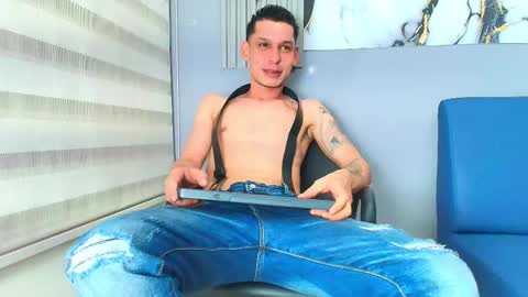 marcus_smithh online show from November 2025 03:37:02 AM