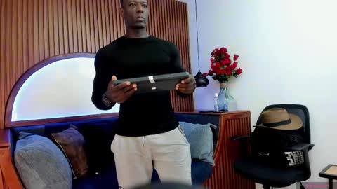 Snapshot of marcusblack_ chatting on November 2025 11:43:01 AM Marcusssss online show from November 2025 11:43:01 AM