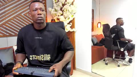 Snapshot of marcusblack_ chatting on November 2025 11:31:02 AM Marcusssss online show from November 2025 11:31:02 AM