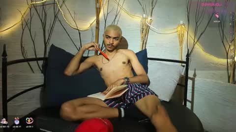 Snapshot of marcusrain_ chatting on December 2025 04:54:01 AM Marcus online show from December 2025 04:54:01 AM