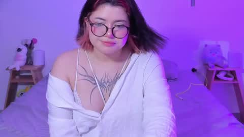 Snapshot of marcy_grey chatting on February 2025 04:18:02 AM danna online show from February 2025 04:18:02 AM