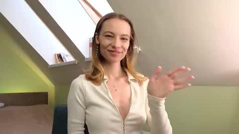  - Alisa online show from October 2025 07:05:02 AM