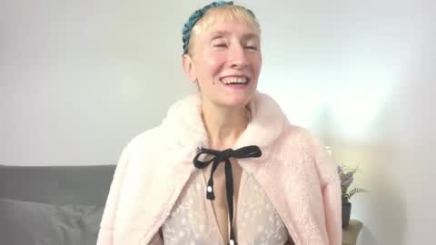 margaretmature online show from October 2025 03:22:02 PM