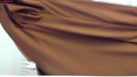 Snapshot of margobloom chatting on December 2025 02:45:02 PM Margo online show from December 2025 02:45:02 PM