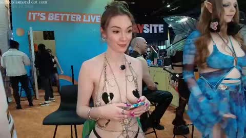 Snapshot of margotdiamond chatting on April 2026 06:12:02 PM online show from April 2026 06:12:02 PM