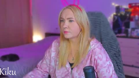 Kiku and Marii - online show from October 2025 06:18:01 PM