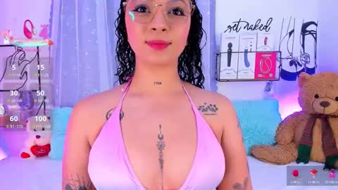 Snapshot of mari_sweett chatting on December 2025 05:29:02 PM Mari Sweett online show from December 2025 05:29:02 PM