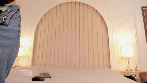 Maria  online show from November 2025 11:31:02 AM