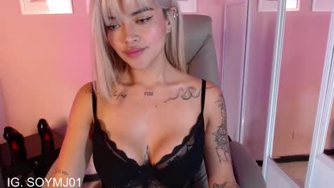  Instagram soymj01 online show from September 2025 01:46:01 PM