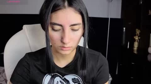 Snapshot of mariagh_ chatting on November 2025 07:25:01 PM Maria online show from November 2025 07:25:01 PM