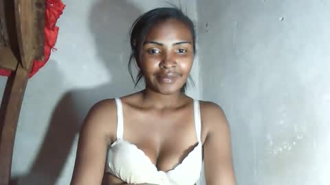 Snapshot of mariah586 chatting on January 2026 03:03:01 PM Maria online show from January 2026 03:03:01 PM