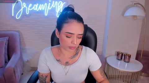 Snapshot of mariaherrera_ chatting on February 2025 08:59:02 PM MARIA HERRERA  online show from February 2025 08:59:02 PM