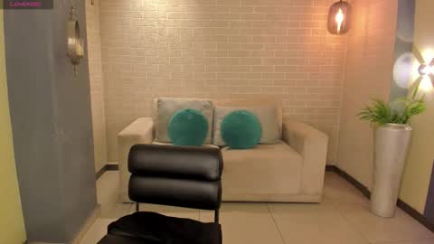 Snapshot of mariaherrera_ chatting on October 2025 11:05:02 PM MARIA HERRERA online show from October 2025 11:05:02 PM