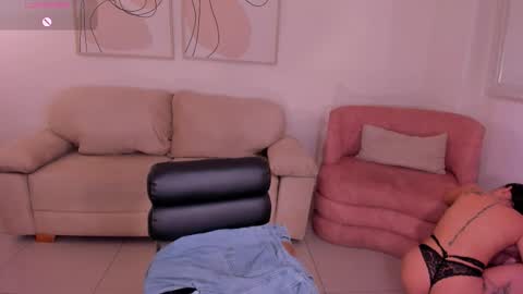 Snapshot of mariaherrera_ chatting on November 2025 09:59:01 PM MARIA HERRERA online show from November 2025 09:59:01 PM