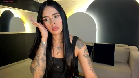 Snapshot of mariaherrera_ chatting on November 2025 08:31:01 PM MARIA HERRERA online show from November 2025 08:31:01 PM