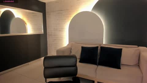 Snapshot of mariaherrera_ chatting on November 2025 09:35:02 PM MARIA HERRERA online show from November 2025 09:35:02 PM