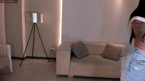 Snapshot of mariaherrera_ chatting on December 2025 01:43:01 AM MARIA HERRERA online show from December 2025 01:43:01 AM