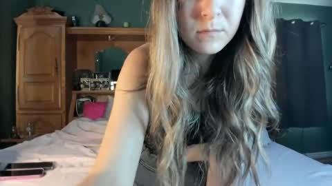Pinkkitty online show from June 2026 12:00:02 AM