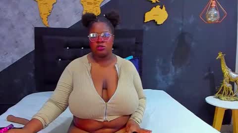 Snapshot of mariam__rossi chatting on October 2025 12:38:02 PM MARIAM online show from October 2025 12:38:02 PM
