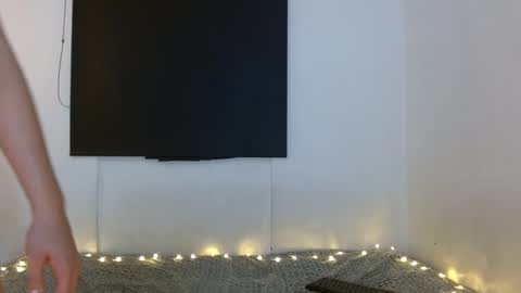 Mariam Calad online show from December 2024 10:28:01 AM