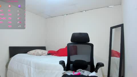 Snapshot of mariamcastillo chatting on April 2026 06:27:01 PM Mariam Castiblanco online show from April 2026 06:27:01 PM