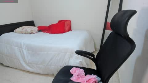 Snapshot of mariamcastillo chatting on April 2026 07:56:01 PM Mariam Castiblanco online show from April 2026 07:56:01 PM