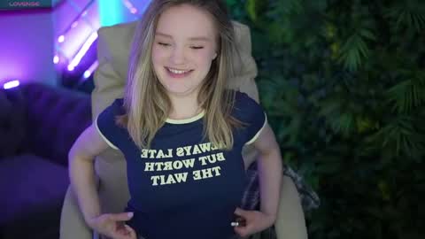 Snapshot of mariamedow chatting on April 2026 04:26:01 PM Maria online show from April 2026 04:26:01 PM