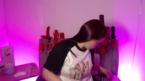 Marian online show from November 2025 02:25:02 AM