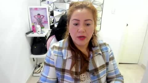 Snapshot of mariana01_m chatting on June 2026 12:09:02 PM mariana01_m online show from June 2026 12:09:02 PM
