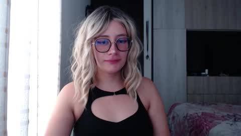 Mariana online show from September 2025 06:35:02 PM