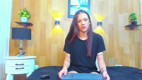 Snapshot of mariana_aangel chatting on December 2024 01:29:01 AM Mariana Angel online show from December 2024 01:29:01 AM