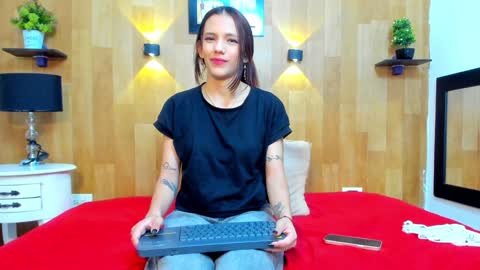 Snapshot of mariana_aangel chatting on December 2024 01:28:02 AM Mariana Angel online show from December 2024 01:28:02 AM