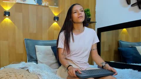 Snapshot of mariana_aangel chatting on October 2025 07:00:01 PM Mariana Angel online show from October 2025 07:00:01 PM