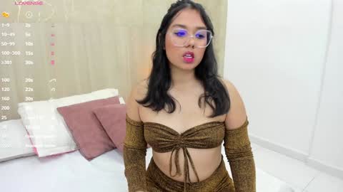 Snapshot of mariana_allen chatting on February 2025 03:23:01 AM Mariana Allen online show from February 2025 03:23:01 AM