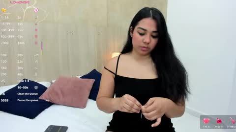 Snapshot of mariana_allen chatting on September 2025 11:32:02 AM Mariana Allen online show from September 2025 11:32:02 AM