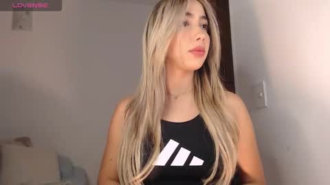 Snapshot of mariana_es chatting on January 2026 02:05:02 AM Mariana online show from January 2026 02:05:02 AM