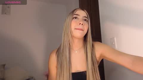 Snapshot of mariana_es chatting on January 2026 06:33:01 PM Mariana online show from January 2026 06:33:01 PM