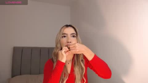 Snapshot of mariana_es chatting on February 2026 12:26:01 AM Mariana online show from February 2026 12:26:01 AM