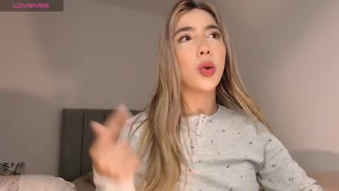 Snapshot of mariana_es chatting on February 2026 12:36:01 AM Mariana online show from February 2026 12:36:01 AM